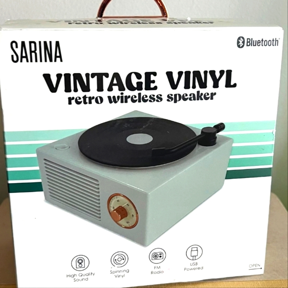 SARINA CONTAGE VINYL RETRO WIRELESS SPEAKER AS SEEN ON TIK TOK